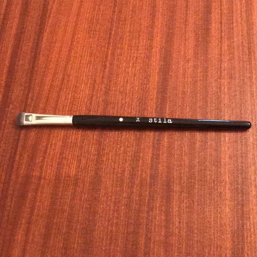 Stila #34 jewel eyeshadow brush